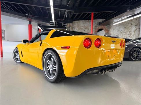 Used 2005 Chevrolet Corvette Coupe w/ Preferred Equipment Group RWD image 5
