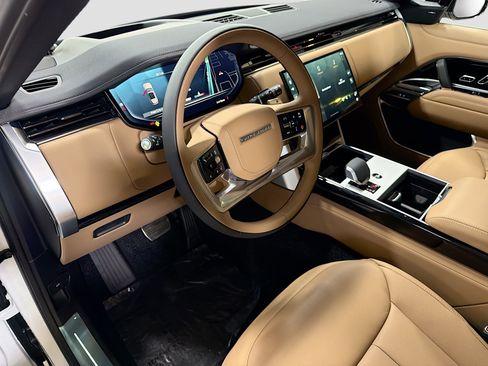 New 2026 Land Rover Range Rover Long Wheelbase SE AWD/4WD image 24