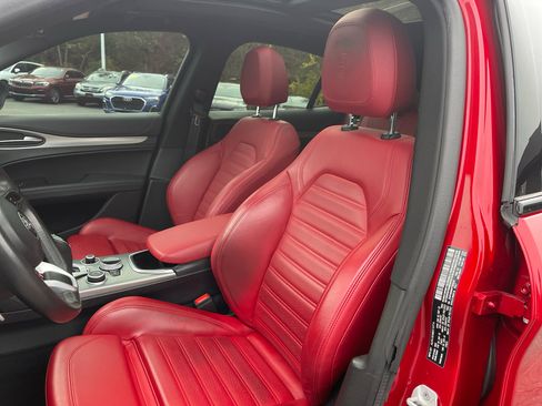 Used 2023 Alfa Romeo Stelvio Veloce image 15