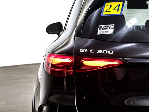 Used 2024 Mercedes-Benz GLC 300 4MATIC w/ AMG Line image 15