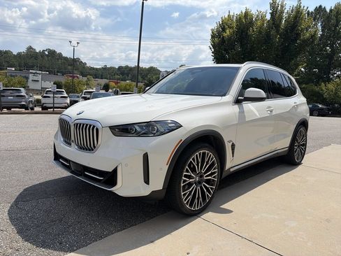 Used 2024 BMW X5 xDrive40i w/ Premium Package AWD/4WD image 4