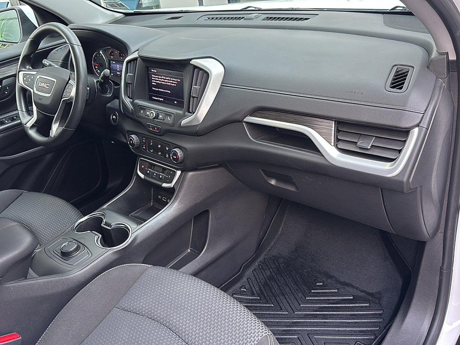 Used 2024 GMC Terrain SLE FWD image 11