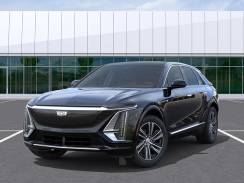 Used 2026 Cadillac Lyriq Luxury w/ LPO, Floor Liner Package RWD image 8