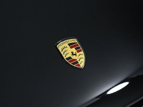 Certified 2025 Porsche Macan image 29