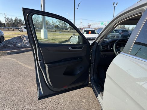 New 2026 Volkswagen Atlas SEL image 10