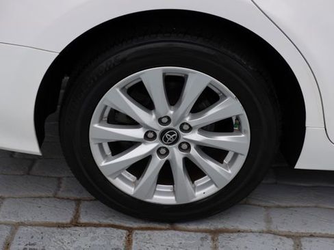 Used 2018 Toyota Camry LE FWD image 39