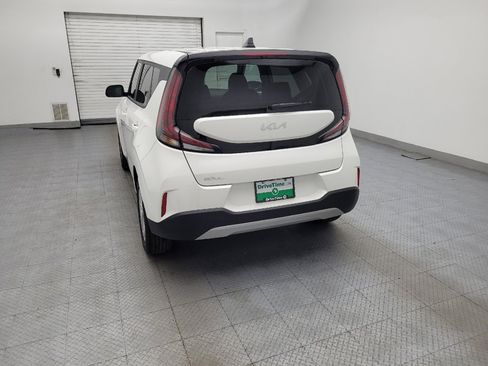 Used 2025 Kia Soul LX w/ LX Technology Package image 6