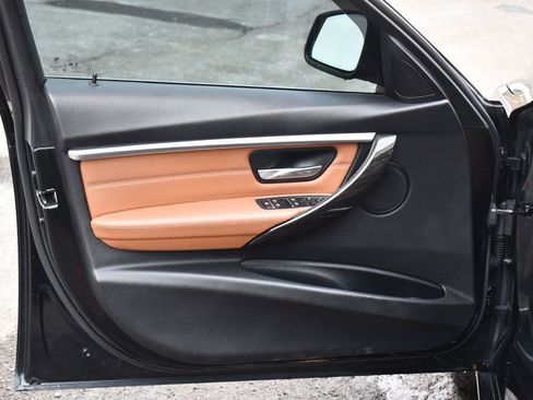 Used 2017 BMW 330i xDrive 330i xDrive image 15