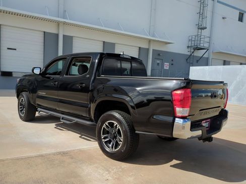Used 2016 Toyota Tacoma SR5 w/ Towing Package image 8