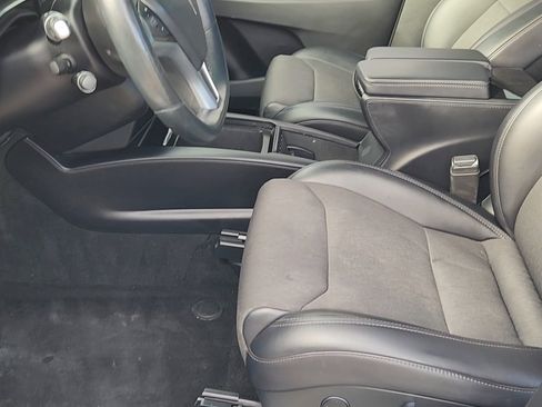 Used 2017 Tesla Model X 90D image 18