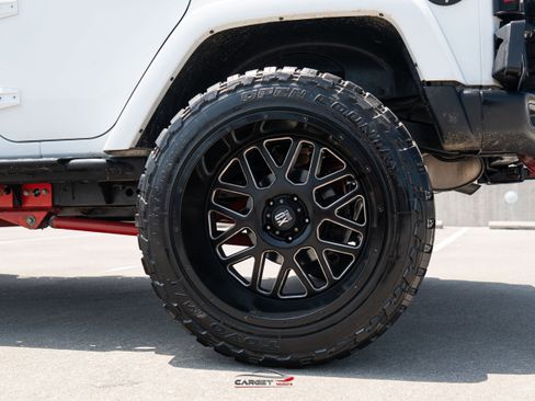 Used 2017 Jeep Wrangler Unlimited Rubicon AWD/4WD image 12
