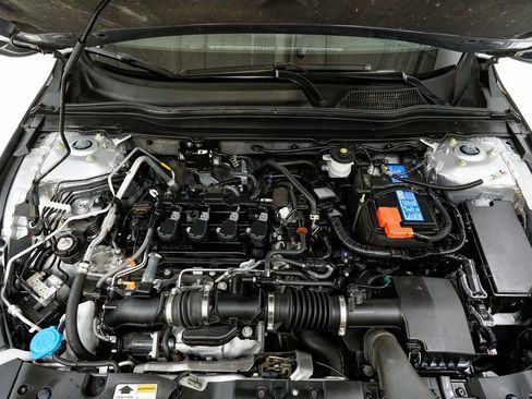 Used 2022 Honda Accord Sport image 3