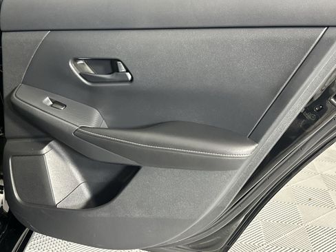 Certified 2025 Nissan Sentra SV FWD image 32