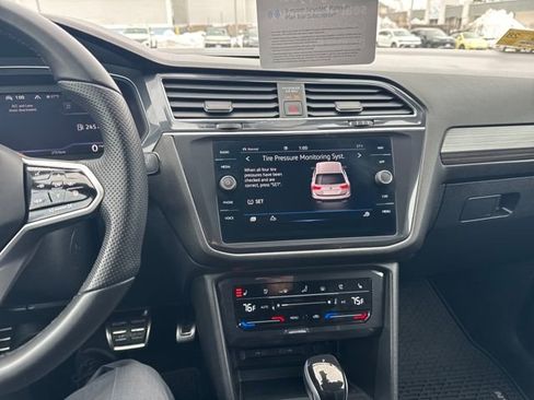 Used 2023 Volkswagen Tiguan SEL R-Line image 24