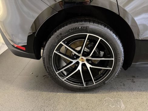 New 2026 Porsche Macan image 12