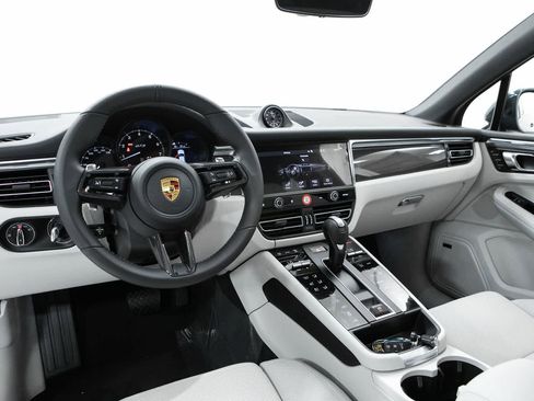 New 2026 Porsche Macan GTS AWD/4WD image 13