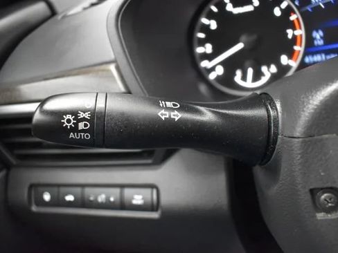 Used 2024 Nissan Altima 2.5 SV w/ SV Premium Package FWD image 25