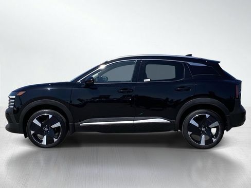 Used 2025 Nissan Kicks SR FWD image 2