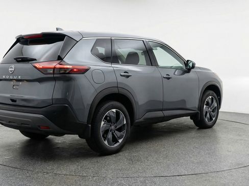 Used 2025 Nissan Rogue SV image 9