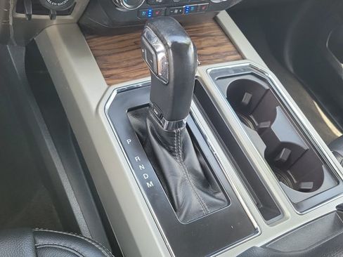 Used 2019 Ford F150 Lariat RWD image 34