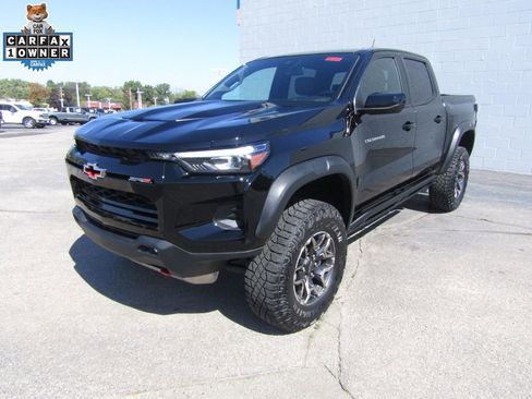 Used 2023 Chevrolet Colorado ZR2 w/ ZR2 Convenience Package III AWD/4WD image 2