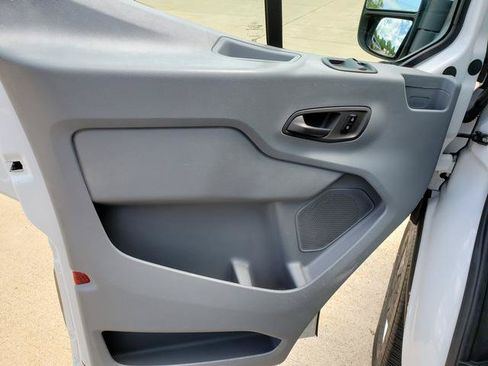 Used 2016 Ford Transit 250 130 Low Roof RWD image 11