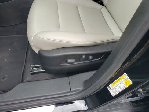 Used 2023 Cadillac XT4 Luxury image 19