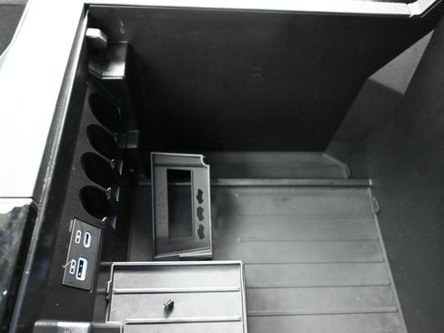 Used 2024 Toyota Tundra SR5 w/ SR5 Convenience Package image 32