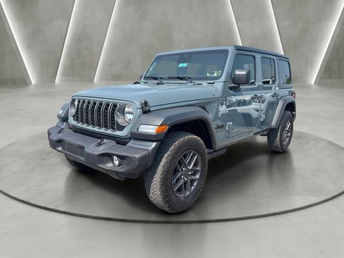 Used 2026 Jeep Wrangler Unlimited Sport AWD/4WD image 3