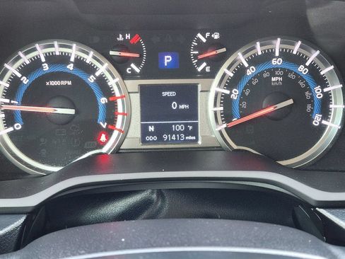 Used 2018 Toyota 4Runner TRD Off-Road AWD/4WD image 6