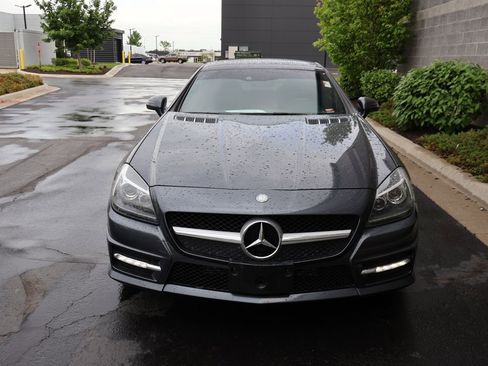 Used 2015 Mercedes-Benz SLK 250 image 3