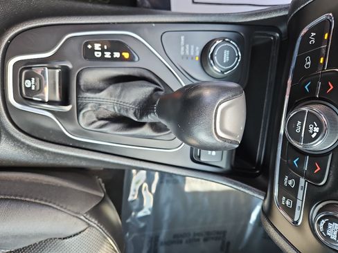 Used 2020 Jeep Cherokee High Altitude AWD/4WD image 21
