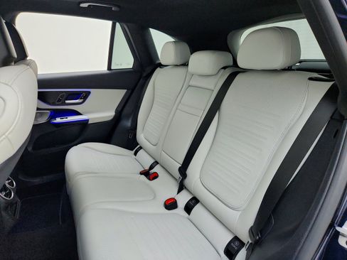 Used 2023 Mercedes-Benz GLC 300 4MATIC image 27