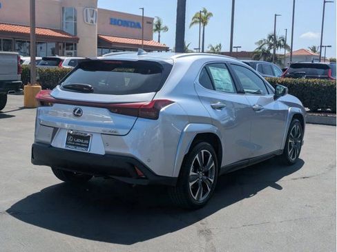 New 2026 Lexus UX 300h FWD image 5