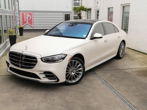 Used 2023 Mercedes-Benz S 580 4MATIC Sedan image 2