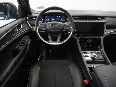 New 2026 Jeep Grand Cherokee Altitude AWD/4WD image 19
