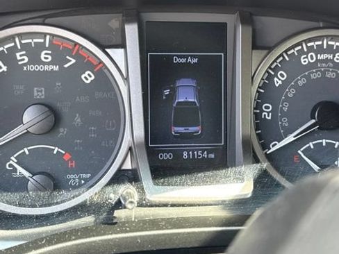 Used 2020 Toyota Tacoma Limited AWD/4WD image 13