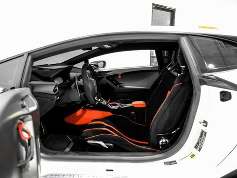Used 2024 Lamborghini Huracan STO image 6