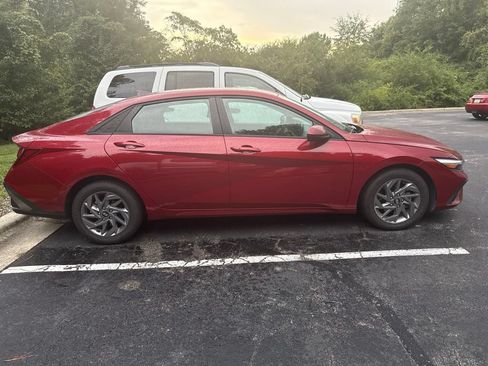 Used 2024 Hyundai Elantra SEL FWD image 5