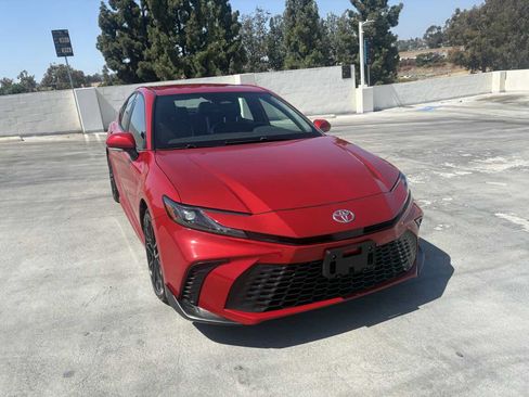 Used 2025 Toyota Camry SE FWD image 31