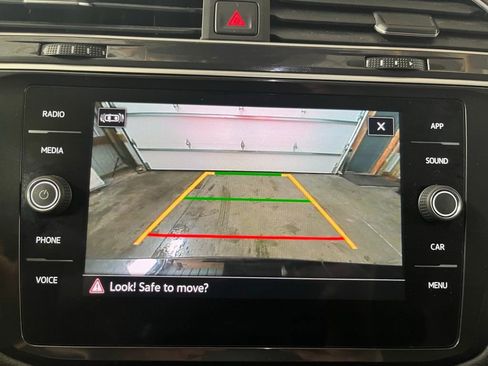 Certified 2024 Volkswagen Tiguan SE R-Line image 19