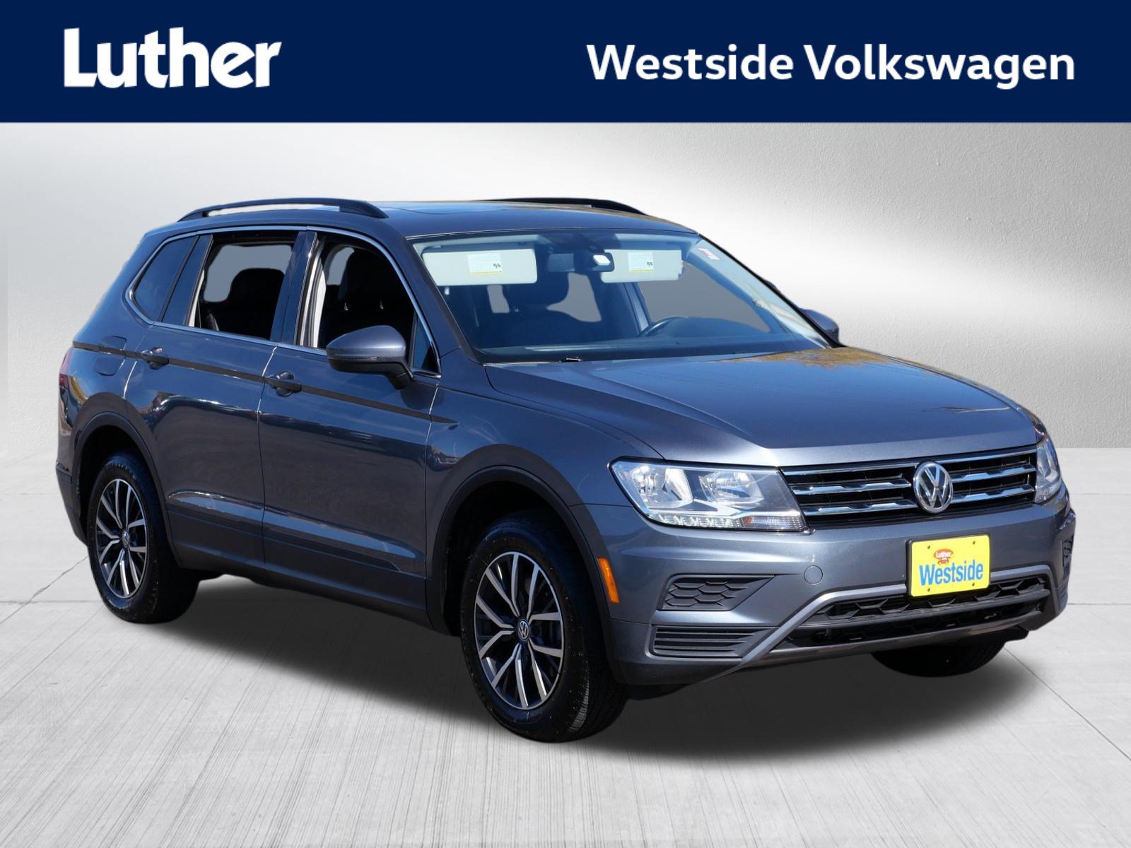 Used 2019 Volkswagen Tiguan SE w/ Panoramic Sunroof Package AWD/4WD image 1