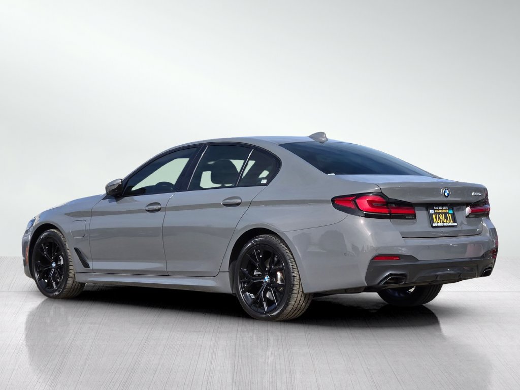 Used 2021 BMW 530e w/ M Sport Package RWD image 7