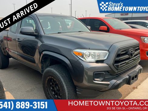 Used 2017 Toyota Tacoma SR RWD image 1