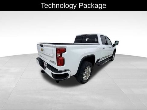 Certified 2024 Chevrolet Silverado 2500 High Country w/ High Country Premium Package AWD/4WD image 5