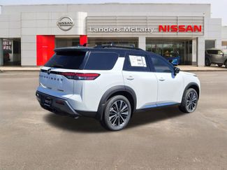 New 2026 Nissan Pathfinder Platinum FWD video 3