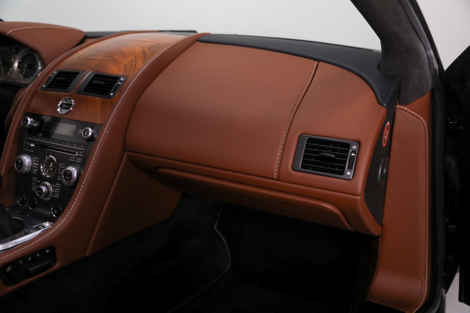 Used 2012 Aston Martin V8 Vantage N420 RWD image 30