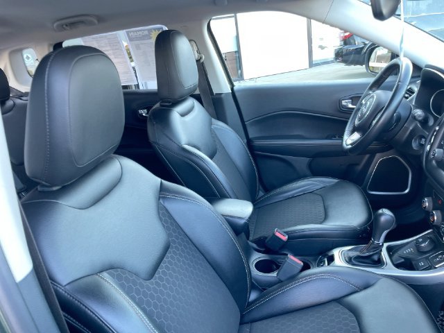 Used 2018 Jeep Compass Latitude AWD/4WD image 17