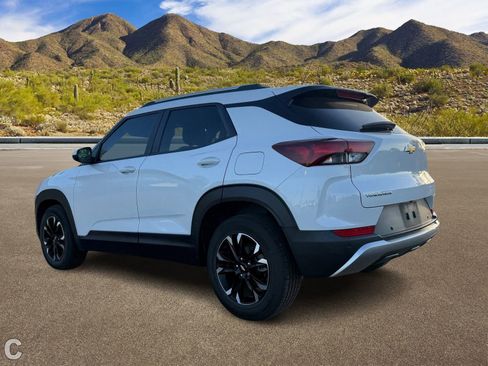 Used 2021 Chevrolet TrailBlazer LT w/ Convenience Package image 3