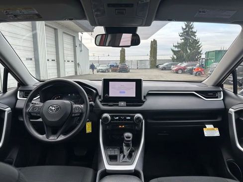Used 2024 Toyota RAV4 LE image 17